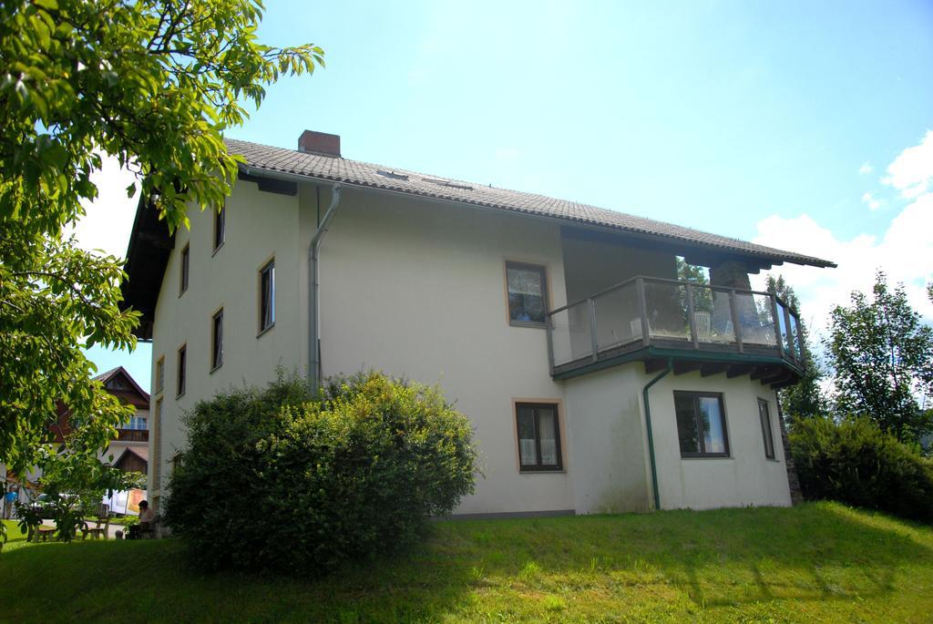 Fruehstueckspension Wiesenhaus Miesenbach  Exteriör bild